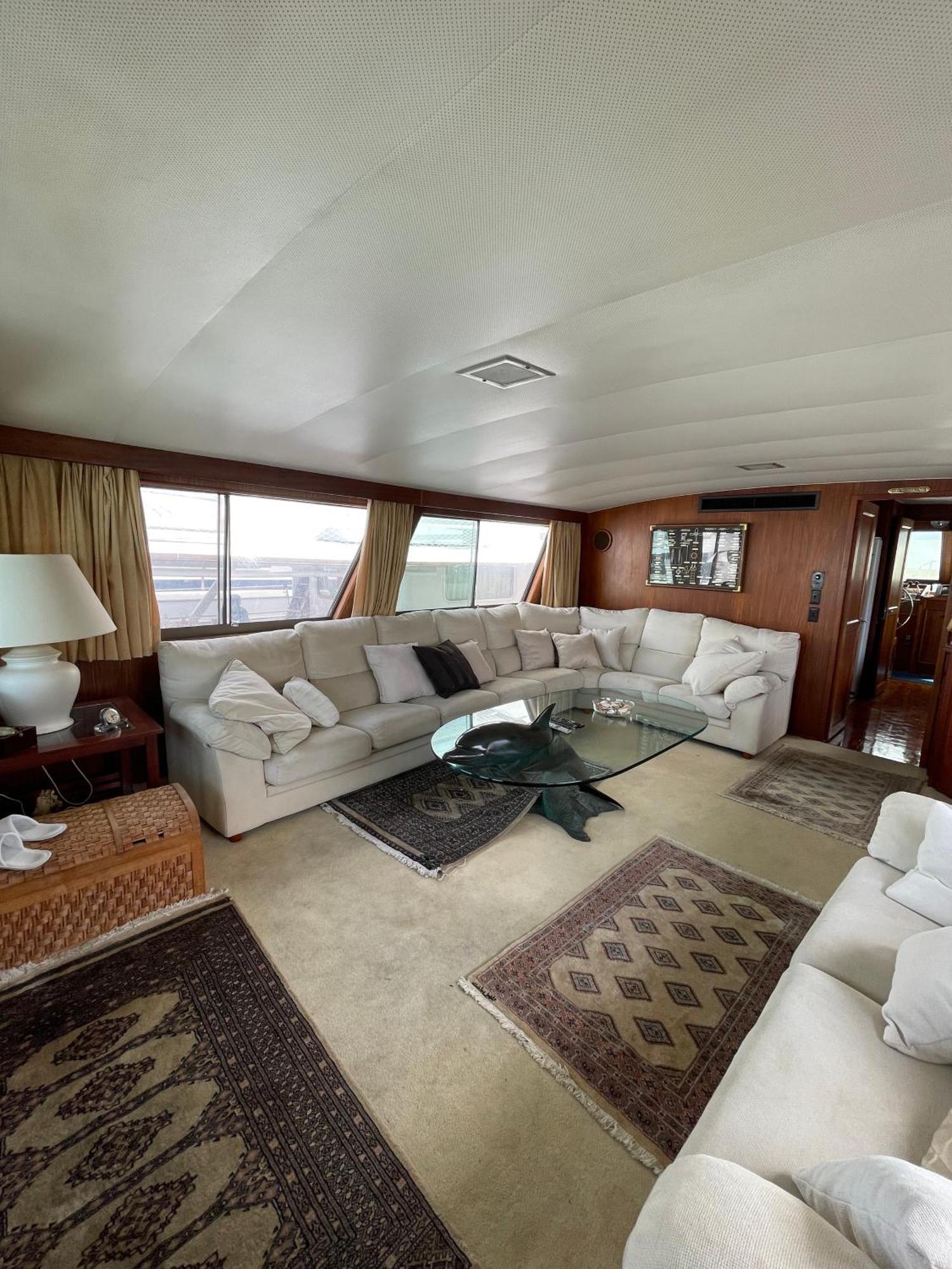 Hotel Yacht Our Alissa Сант Адриа де Бесос Екстериор снимка